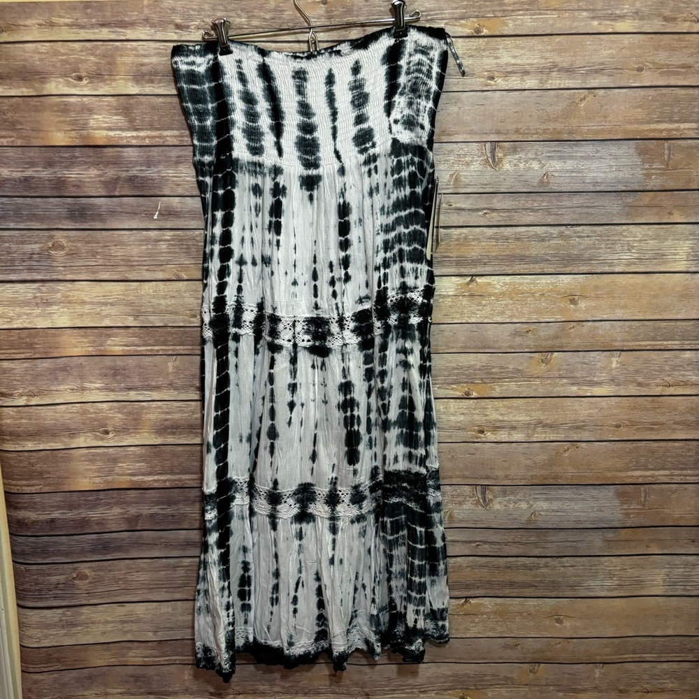 Raviya Black white tie dye “tube”top midi dress that can also be a skirt XL B1